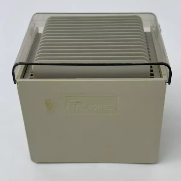 Vintage Fellows 3.5 Inch Plastic Floppy Disk Step Cube 95550 Beige