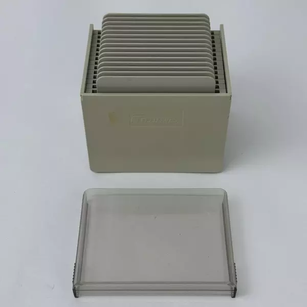 Vintage Fellows 3.5 Inch Plastic Floppy Disk Step Cube 95550 Beige