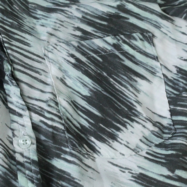 Liz Lange Maternity Chiffon Top XS Green Button Front Roll Tab Pre-Owned