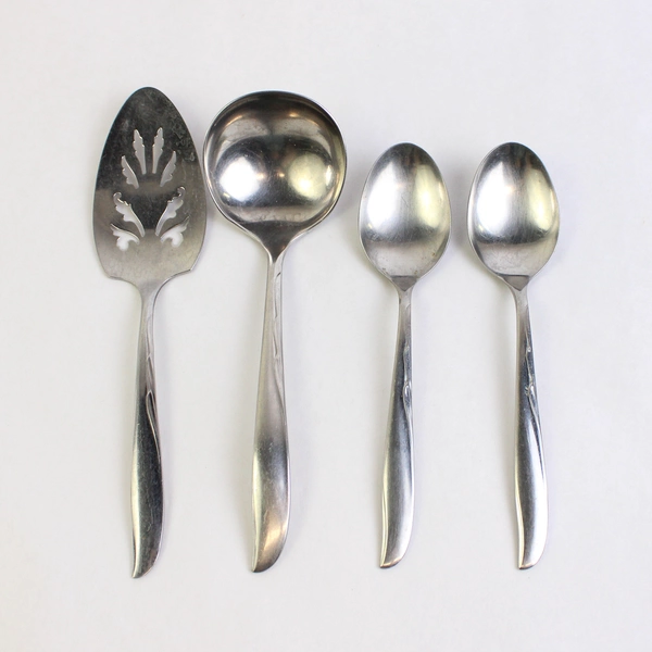 Lot Of 4 Oneida Silver Duchess: 2 Soup Spoon, 1 Gravy Ladle, 1 Pie Server