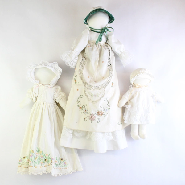 Lot of 3 Unbranded Faceless Cloth Dolls with Dresses and Bonnets Flawed