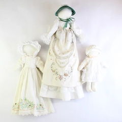 Lot of 3 Unbranded Faceless Cloth Dolls with Dresses and Bonnets Flawed