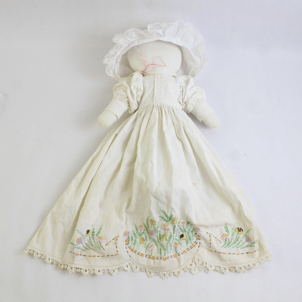 Lot of 3 Unbranded Faceless Cloth Dolls with Dresses and Bonnets Flawed