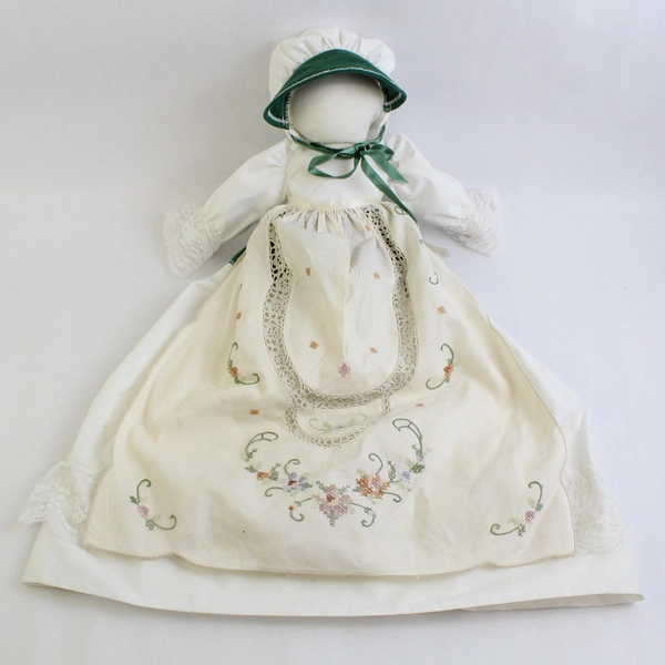 Lot of 3 Unbranded Faceless Cloth Dolls with Dresses and Bonnets Flawed