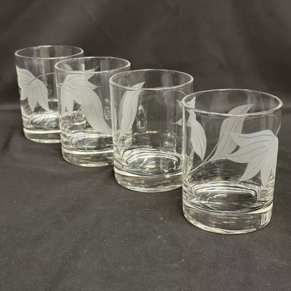 Lot of 4 Vintage McBride Cameo Frosted Leaf Old-Fashioned Glasses