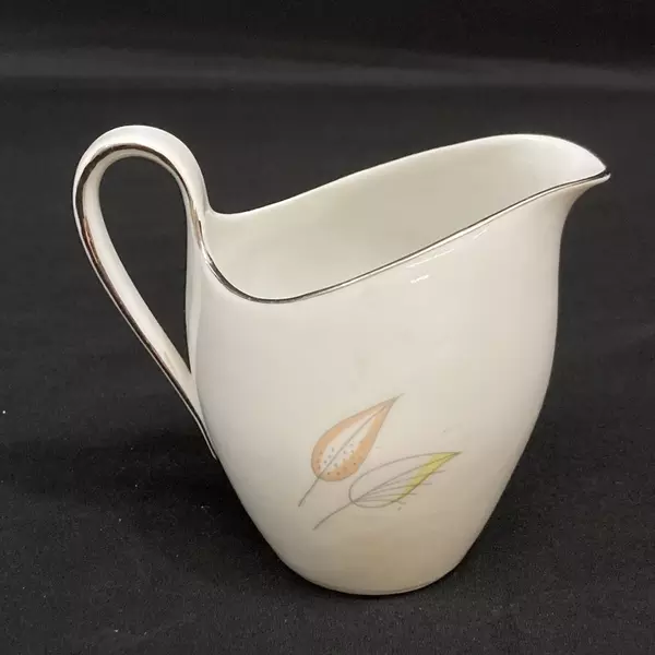 Vintage Seltzmann Weidden E. Isolde Creamer White Leaf Pattern