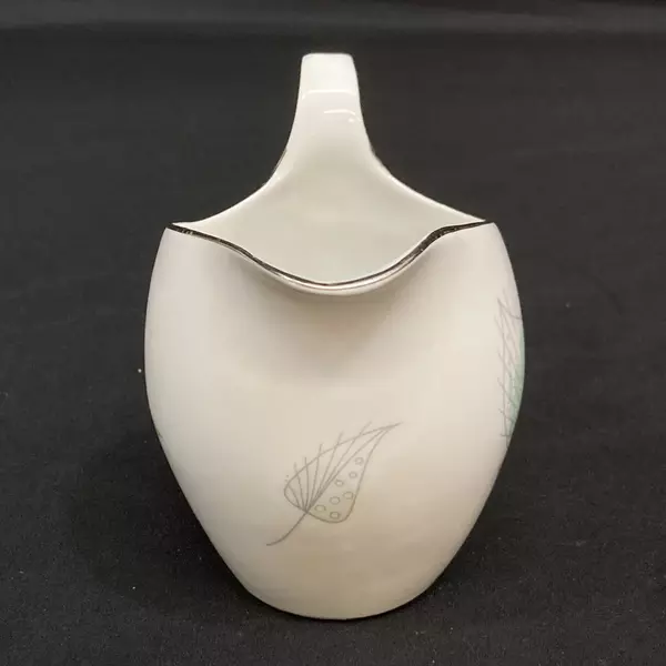Vintage Seltzmann Weidden E. Isolde Creamer White Leaf Pattern