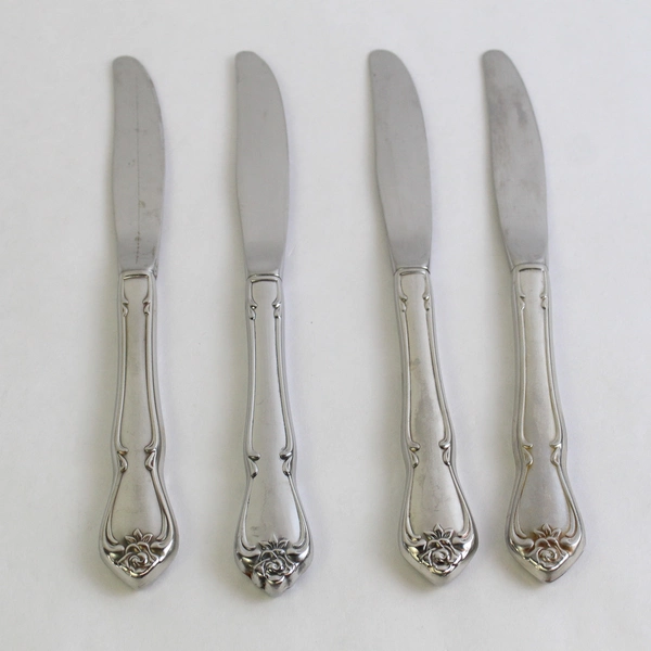 Set of 4 Oneida Arbor Rose-True Rose Stainless Steel Hollow Dinner Knives