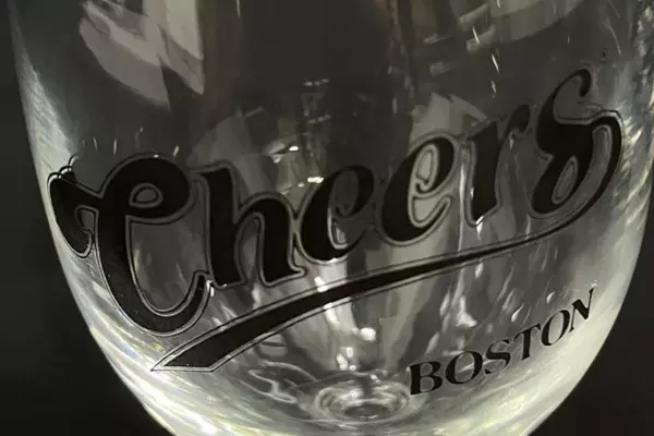 Cheers Boston Beacon Hill Blizzard Footed Beer Glass