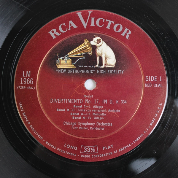 Mozart Divertimento No 17 in D & Eine Kleine Nachtmusik LM-1966 1956 LP