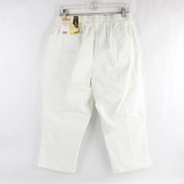 Chic Misses Legging Capri Pants in White Women's Size 16A NWT