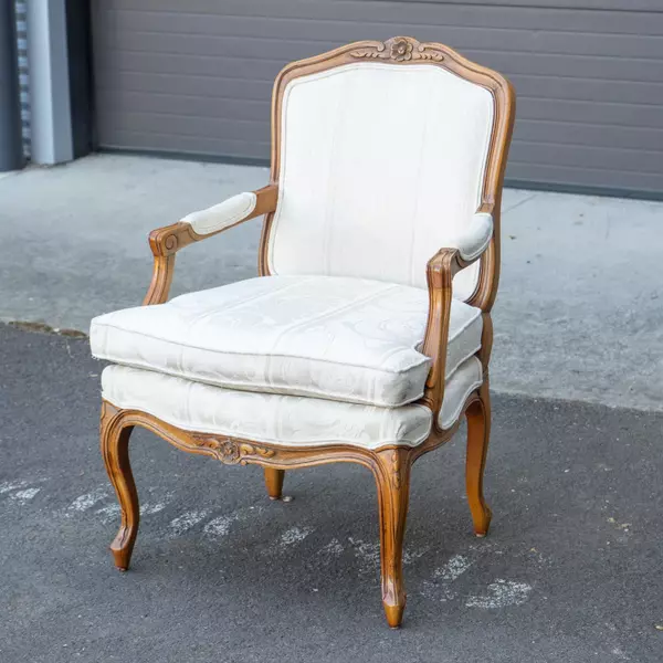 Vintage Lane The Hickory Tavern Collection Louis XV Style Arm Chair
