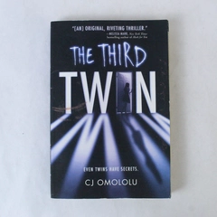 The Third Twin by CJ Omololu 2015 Paperback - Good Condition