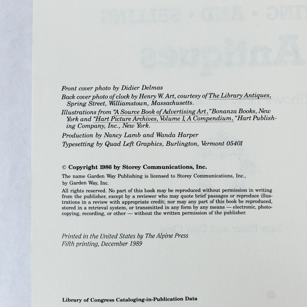 Buying and Selling Antiques Book by Sara Pitzer - Good Pre-Owned Condition