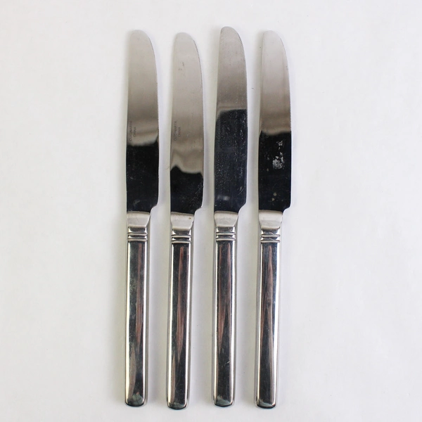 Set of 4 Cuisinart Seminary Stainless Steel Hollow Dinner Knives