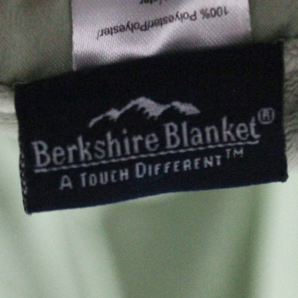 Berkshire Blankets Quilt Green 100% Polyester 88" X 88" Double/Queen
