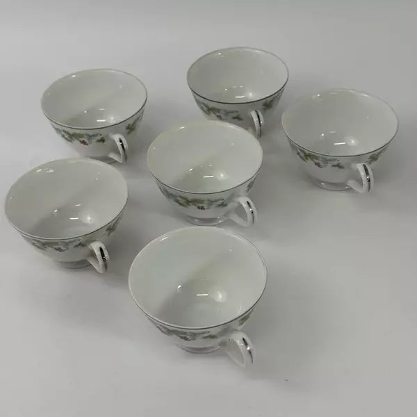 Set of 6 Fine China Of Japan Footed Coffee Cups Leaf And Berry Vintage Pattern