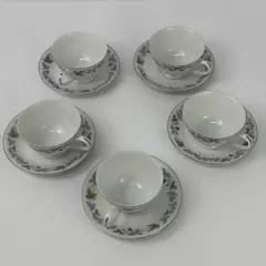 5 Fine China Of Japan Vintage Footed Coffee Cups & Saucers Leaf Berry Pattern