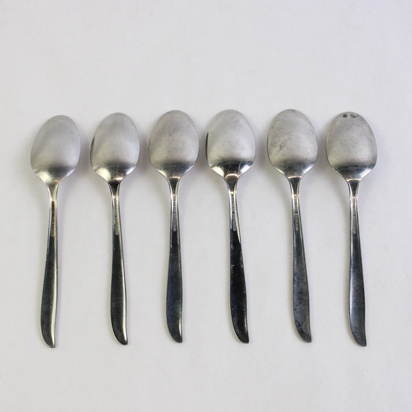 Lot of 6 Oneida Teaspoons Duchess Stainless Steel 6 1/8"