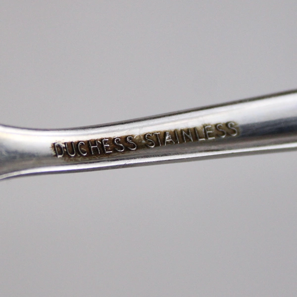 Lot of 6 Oneida Teaspoons Duchess Stainless Steel 6 1/8"