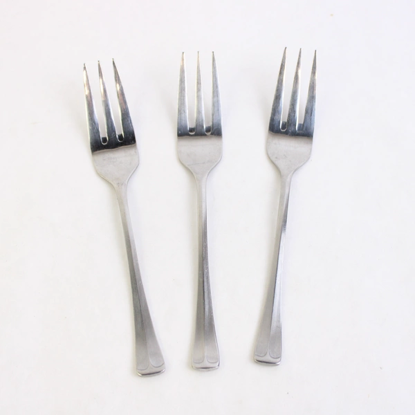 Lot Of 4 Ekco Silver Flatware Colonial Richmond 3 Salad Forks, 1 Teaspoon