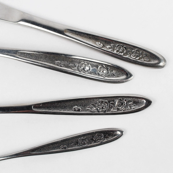 Lot Of 4 Ekco Silver Flatware Exodus (Stainless) 2 Spoon 1 Ladle & 1 Knife