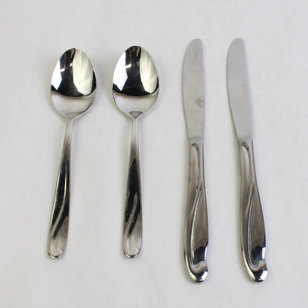 Lot Of 4 Farberware Flatware Spirit (Stainless) 2 Soup Spoons & 2 Solid Knifes