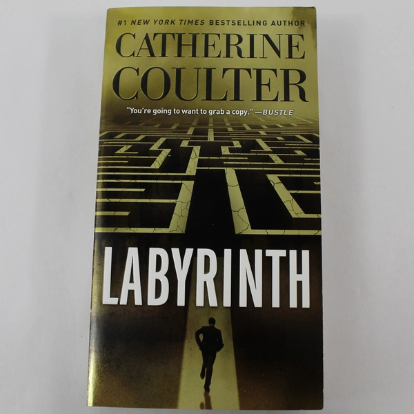 Labyrinth by Catherine Coulter 2020 FBI Thriller Paperback - Pre-Owned