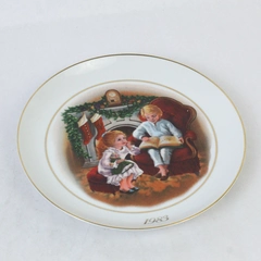 Vintage 1983 AVON Christmas Plate 3rd Edition 22KT Gold Trim 9" Decor