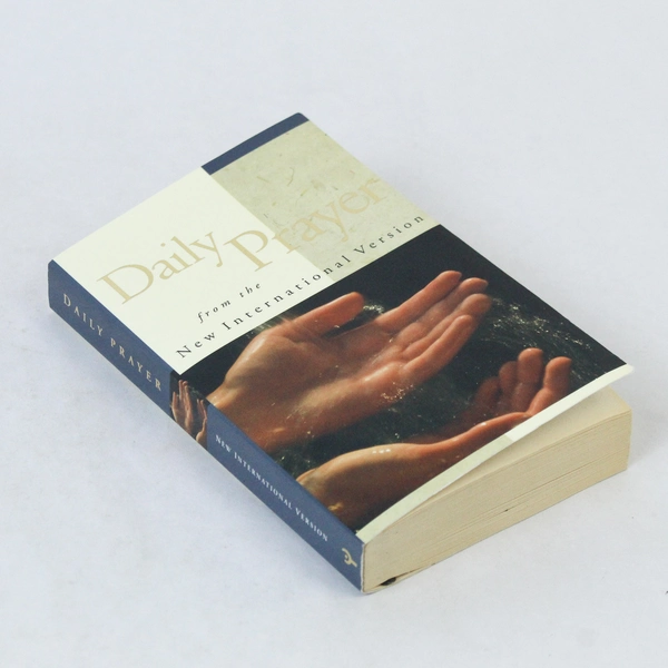 Daily Prayer NIV by Zondervan Inspirio 2001 PB Good Condition Bent Corner
