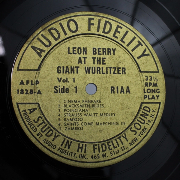 Leon Berry Vinyl Record at the Giant Wurlitzer Pipe Organ Volume 1