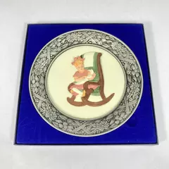 1981 Sebastian Miniatures Collector Plate Little Mother 2224