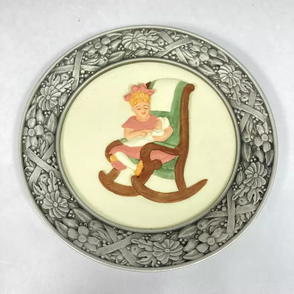 1981 Sebastian Miniatures Collector Plate Little Mother 2224