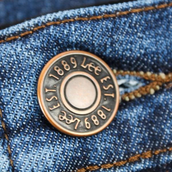 Lee Relaxed Fit Medium Wash Tapered Jeans Women's Size 10 Petite