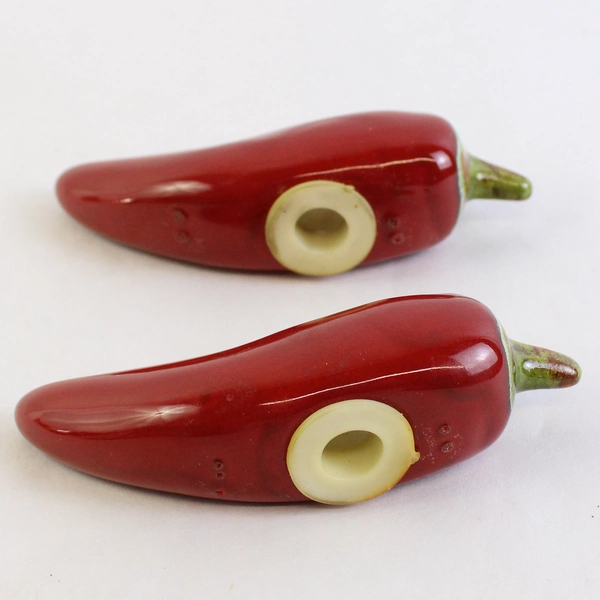 Set Of 2 Unbranded Ceramic Red Chili Pepper Salt & Pepper Shakers
