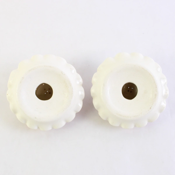 Set Of 2 Unbranded Ceramic Red On White Flower Salt & Pepper Shakers