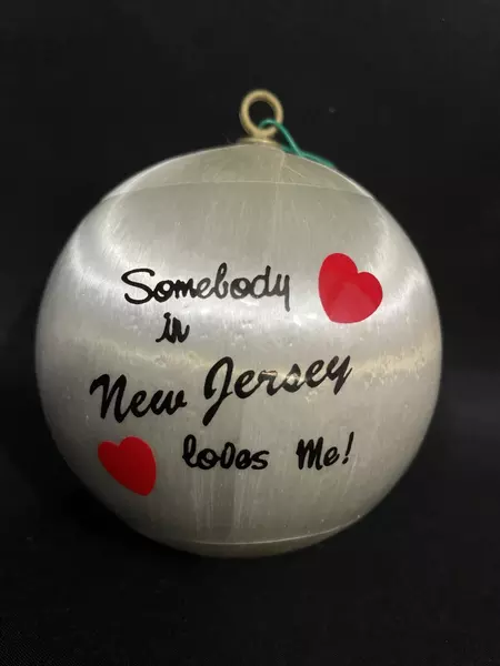 1987 Signatures of Christmas Ornament "New Jersey Loves Me!" 3" Satin Ball