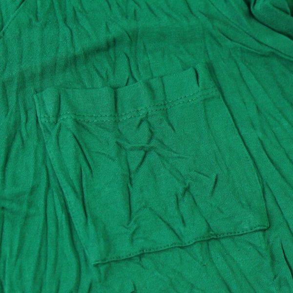 Cable & Gauge Green V-Neck T-Shirt Women's Size S Pre-Owned with Tiny Holes