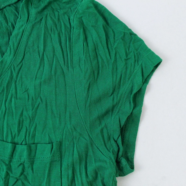 Cable & Gauge Green V-Neck T-Shirt Women's Size S Pre-Owned with Tiny Holes