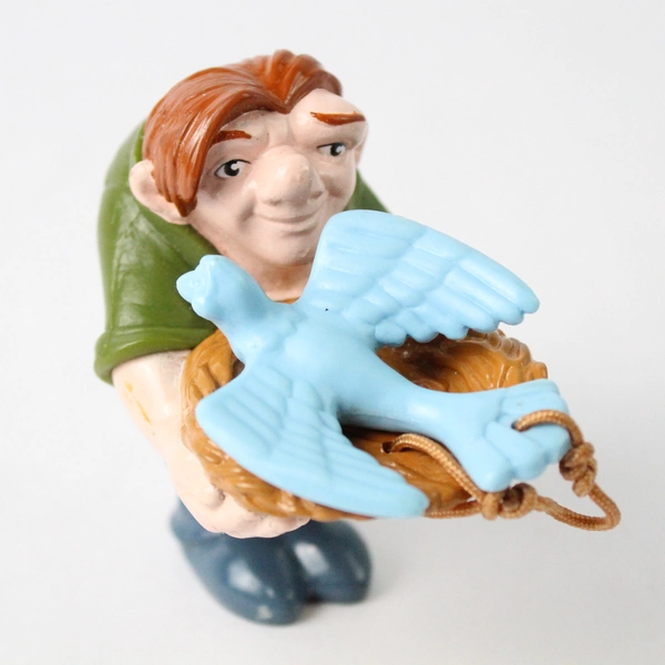1997 Disney The Hunchback Of Notre Dame Quasimodo With Bird And Nest PVC Toy