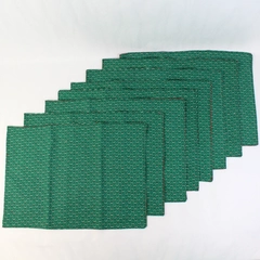 Set of 8 Unbranded Cloth Placemats Holly w/ Stars Red & Green 17" x 12.5"