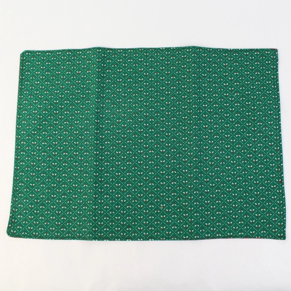 Set of 8 Unbranded Cloth Placemats Holly w/ Stars Red & Green 17" x 12.5"