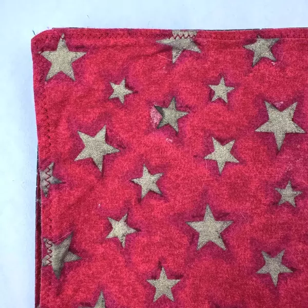 Set of 8 Unbranded Cloth Placemats Holly w/ Stars Red & Green 17" x 12.5"