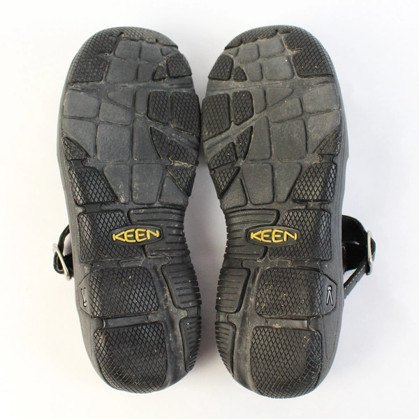 Keen Dark Black Leather Strappy Round Close Toe Shoes Rubber Sole US Size 7