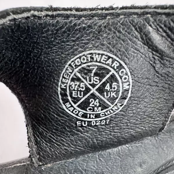 Keen Dark Black Leather Strappy Round Close Toe Shoes Rubber Sole US Size 7