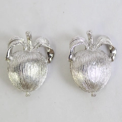 Vintage Sarah Coventry Silver Tone Apple Clip On Earrings Metal 