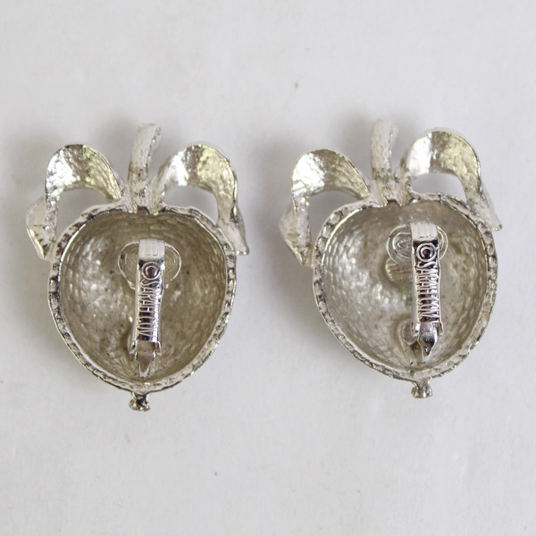 Vintage Sarah Coventry Silver Tone Apple Clip On Earrings Metal 
