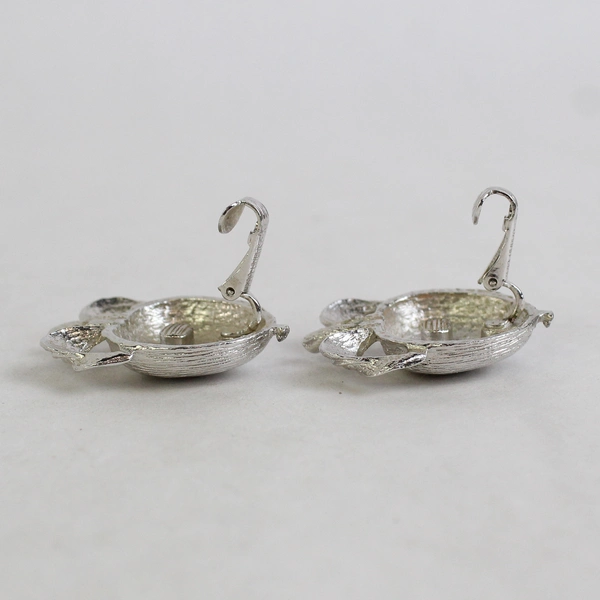 Vintage Sarah Coventry Silver Tone Apple Clip On Earrings Metal 