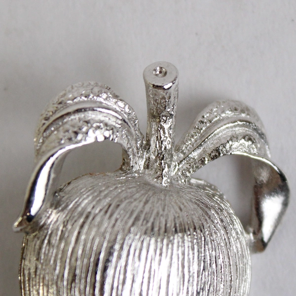 Vintage Sarah Coventry Silver Tone Apple Clip On Earrings Metal 