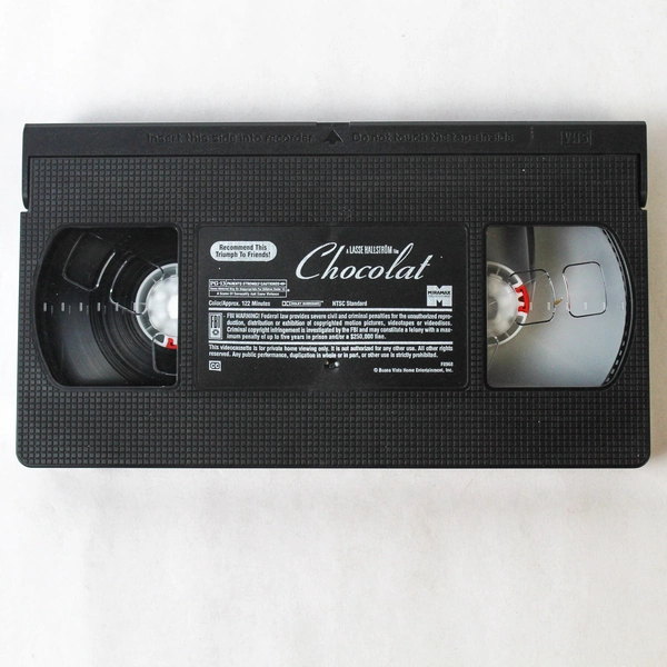 Chocolat 2000 VHS With Johnny Depp and Juliette Binoche Miramax 